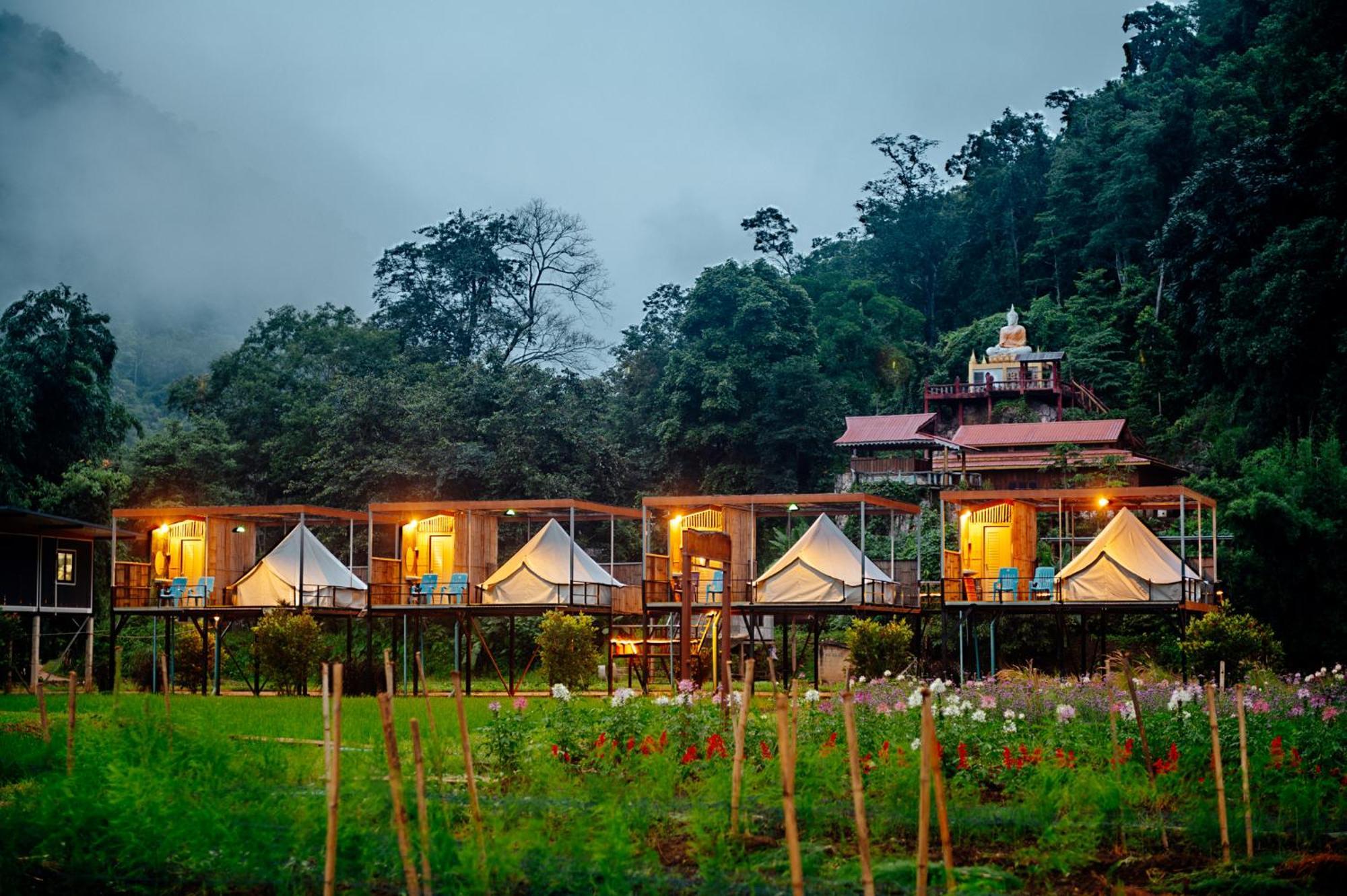 Luxury tent เนเจอร์วัลเล่ย์แคมป์ Pang Mapha