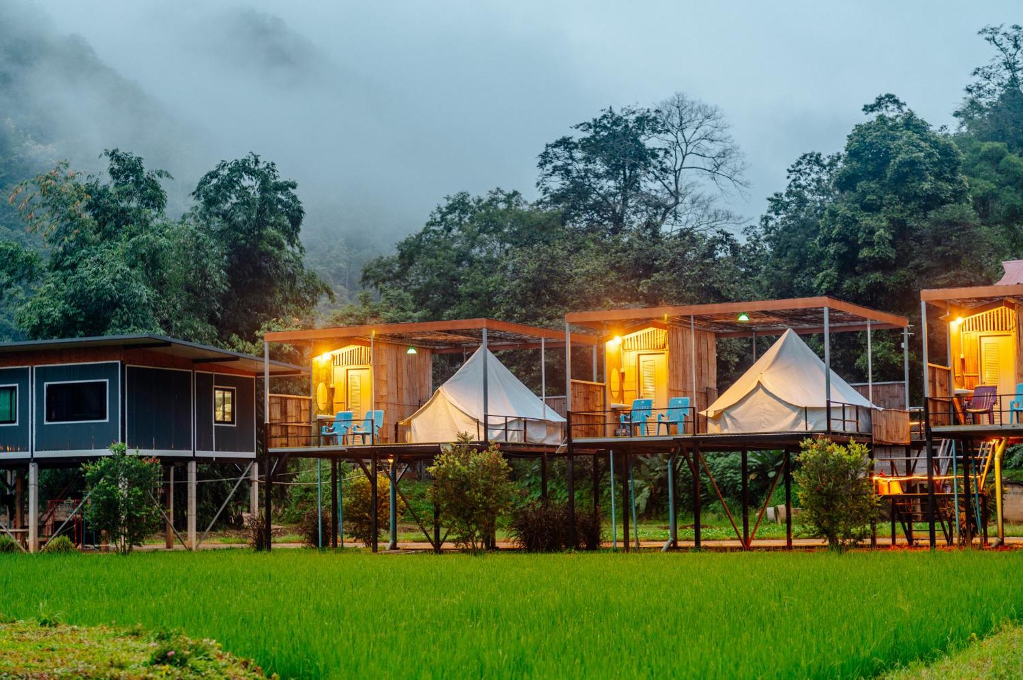 Luxury tent เนเจอร์วัลเล่ย์แคมป์ Pang Mapha