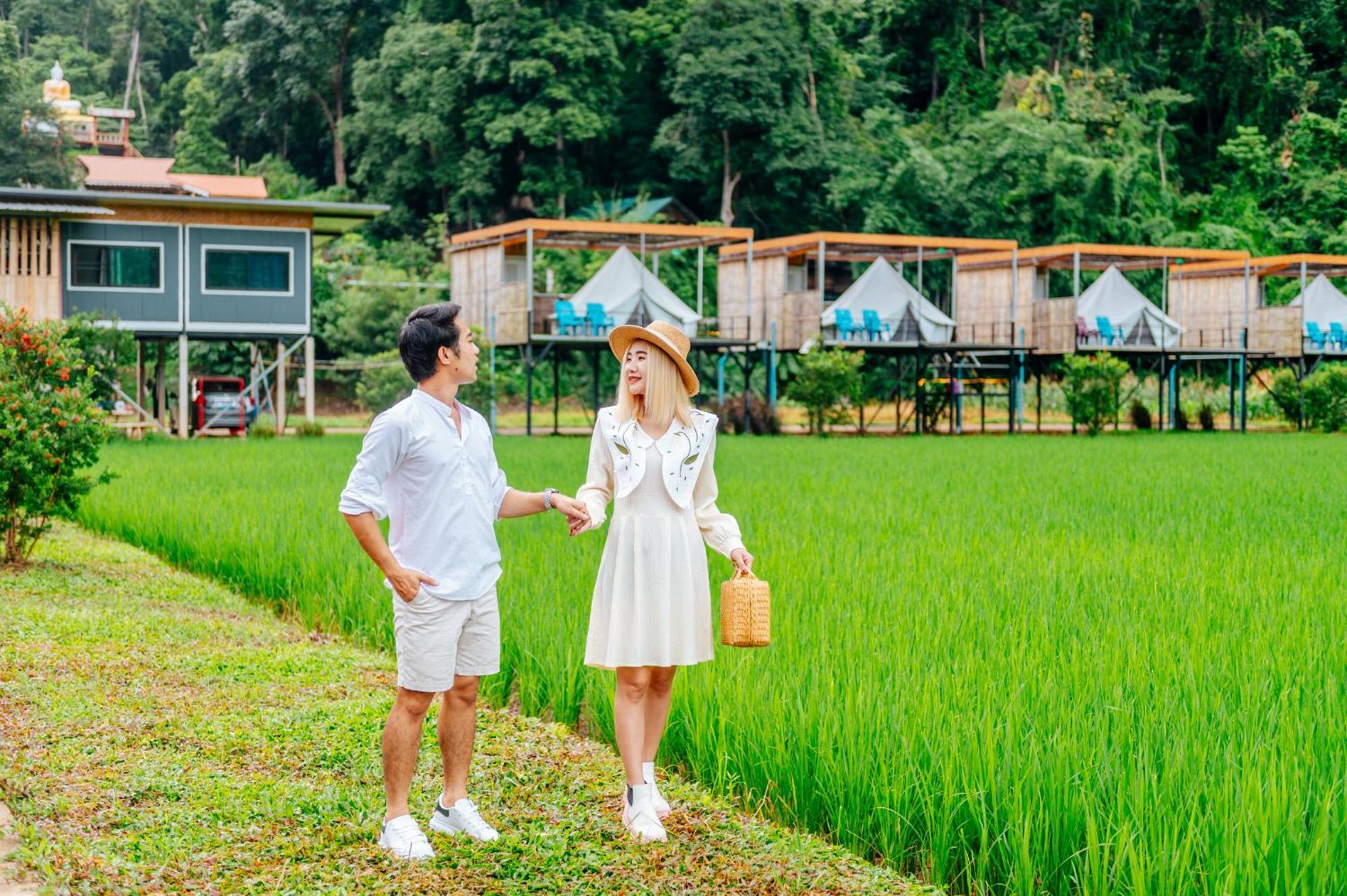 Luxury tent เนเจอร์วัลเล่ย์แคมป์ Pang Mapha