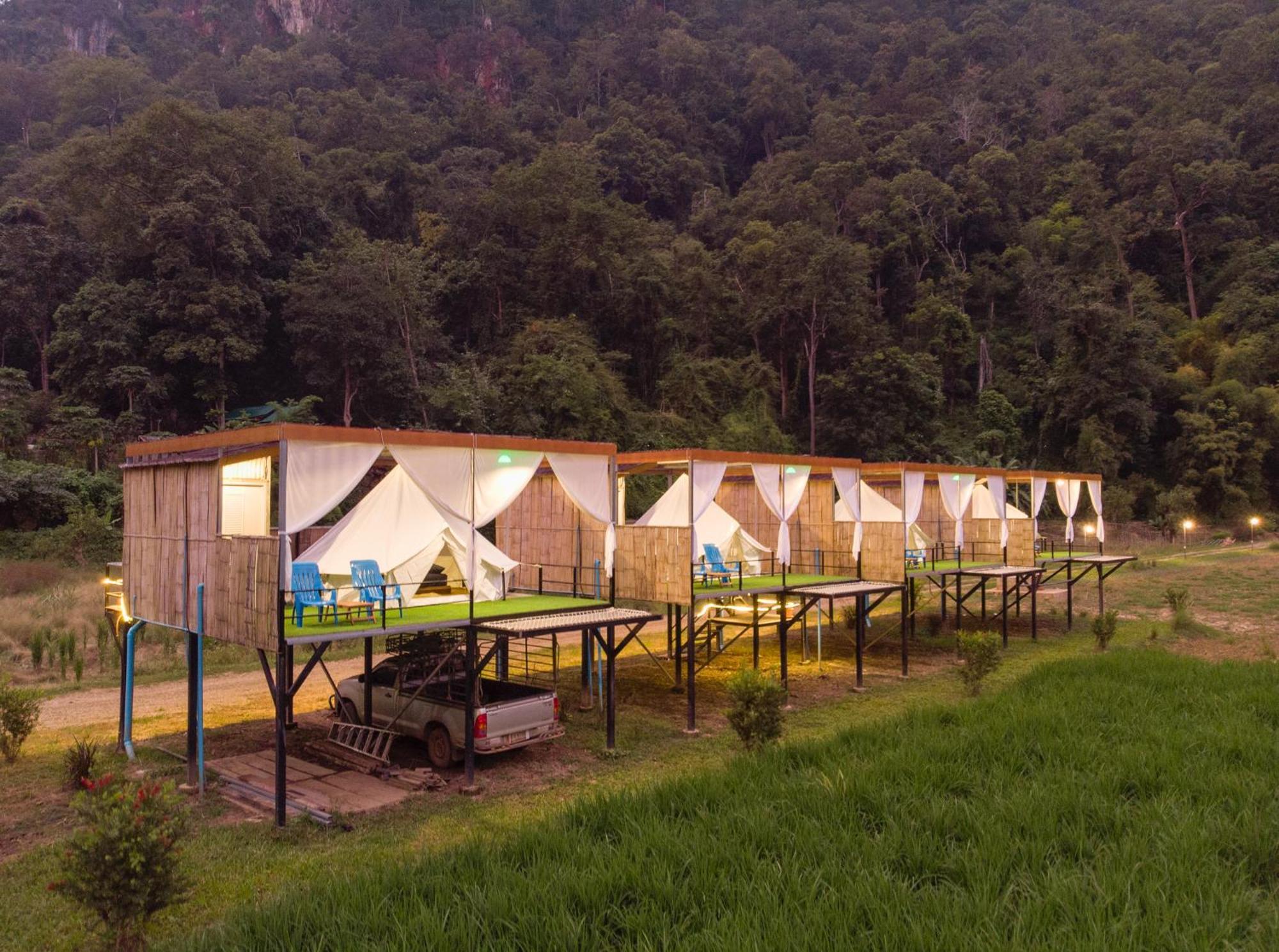 เนเจอร์วัลเล่ย์แคมป์ Luxury tent *